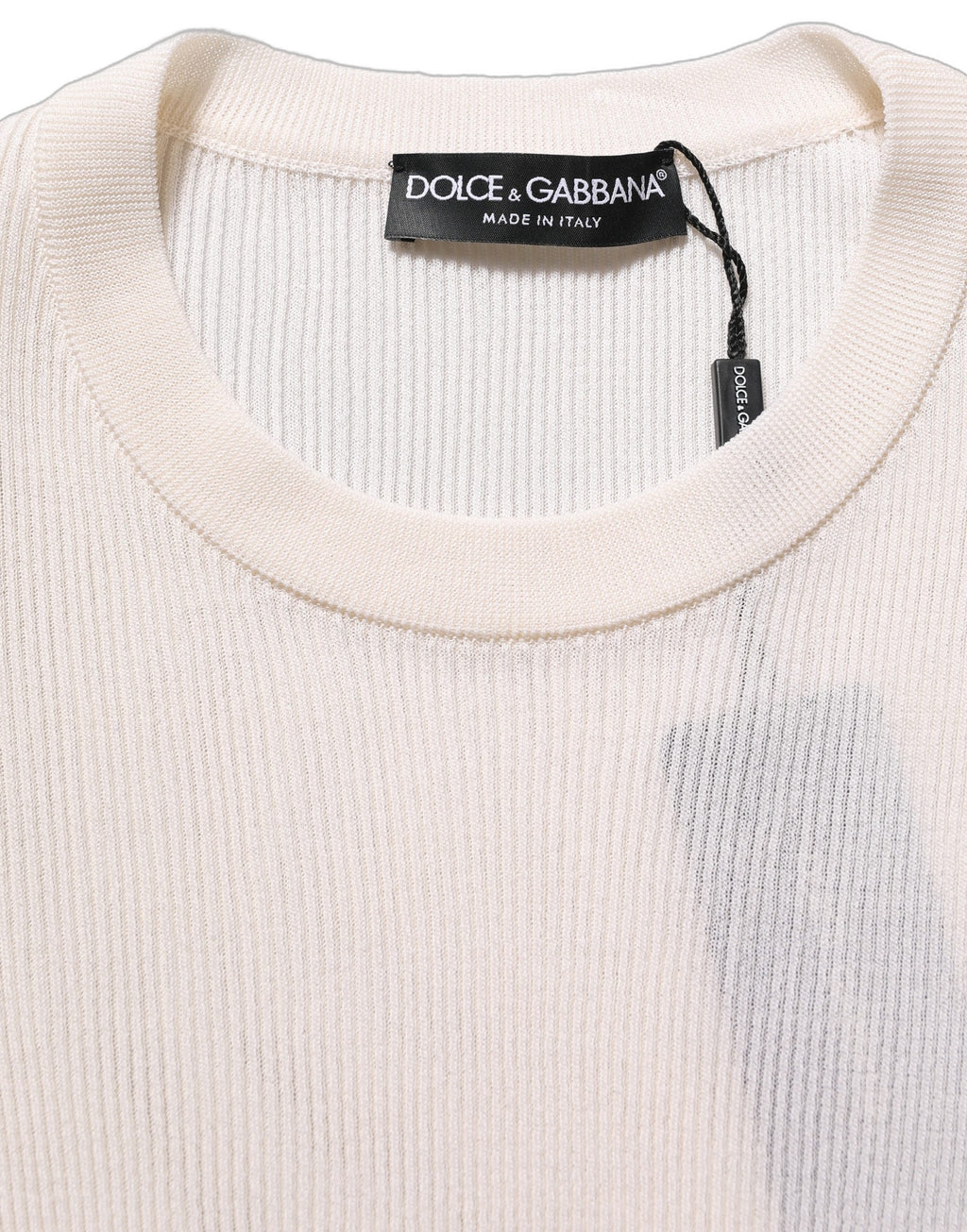 Pull en soie blanc pour homme Dolce & Gabbana avec col rond, tissu élégant et confortable visible sur l'image.