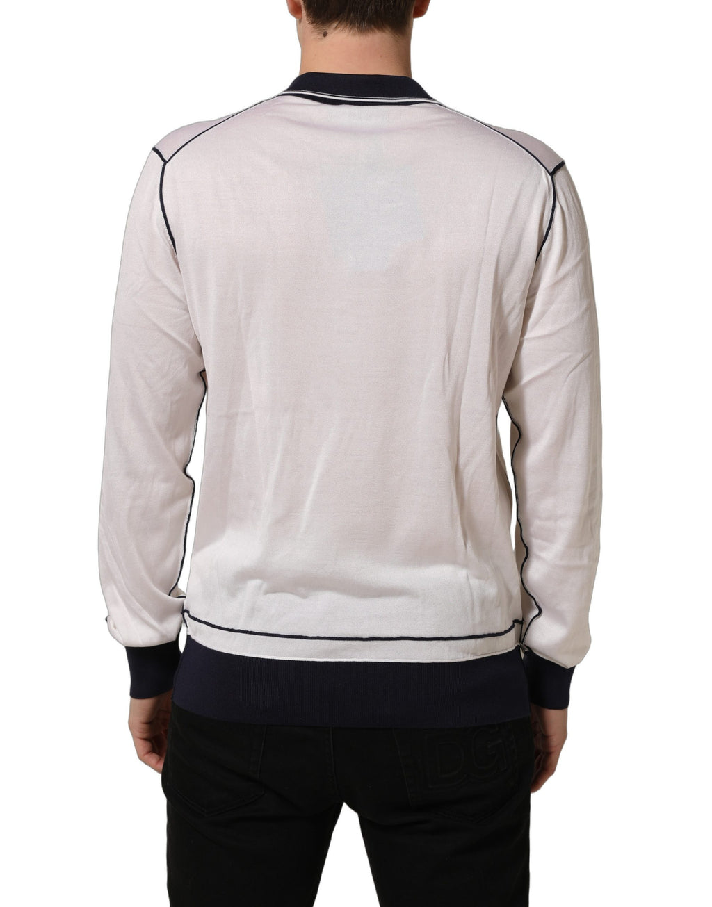 Pull en soie blanc à col henley de Dolce & Gabbana, pull-over élégant avec col boutonné et finition soignée.