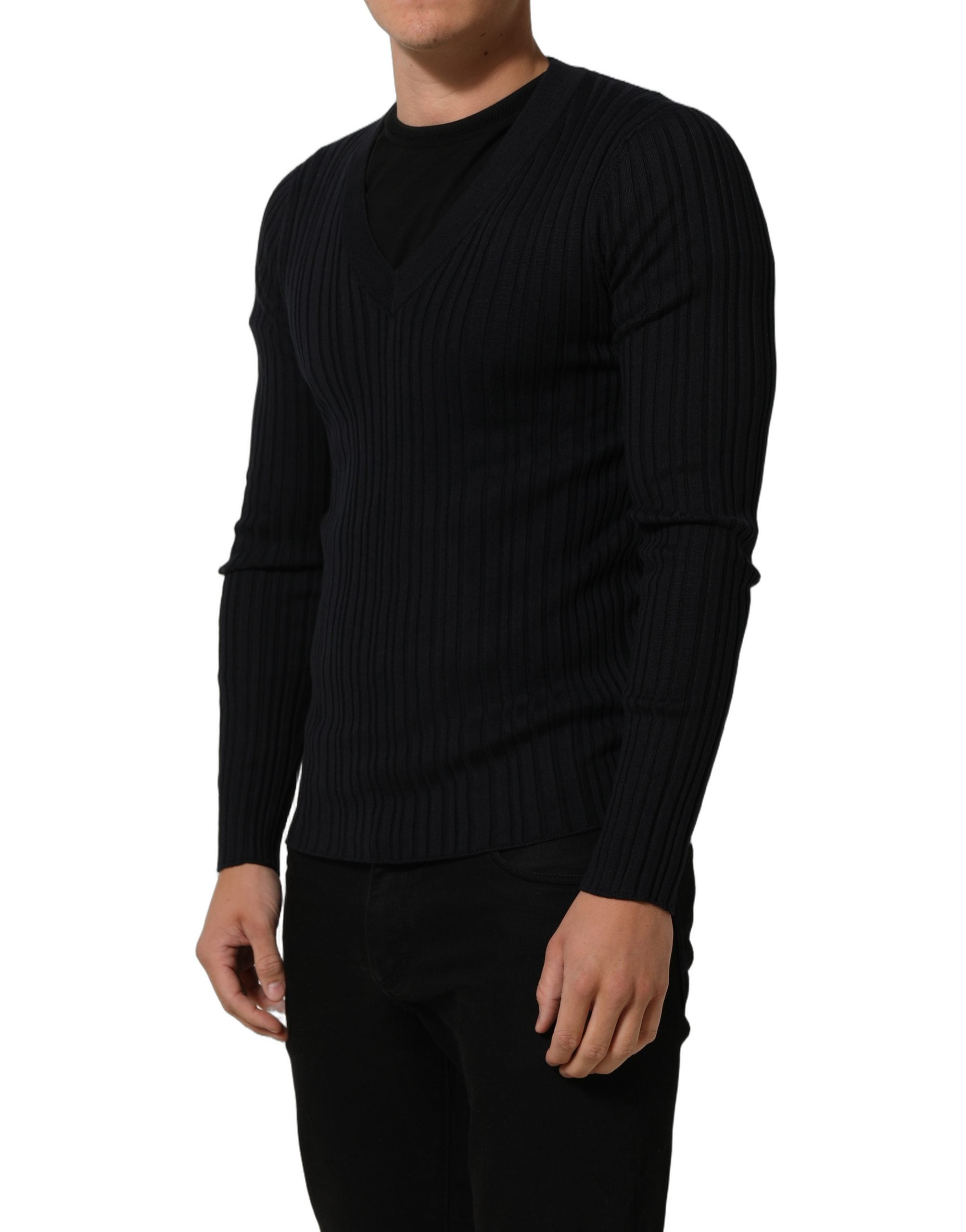 Pull à col en V en soie mélangée noir de Dolce & Gabbana pour homme, pull-over élégant et confortable.