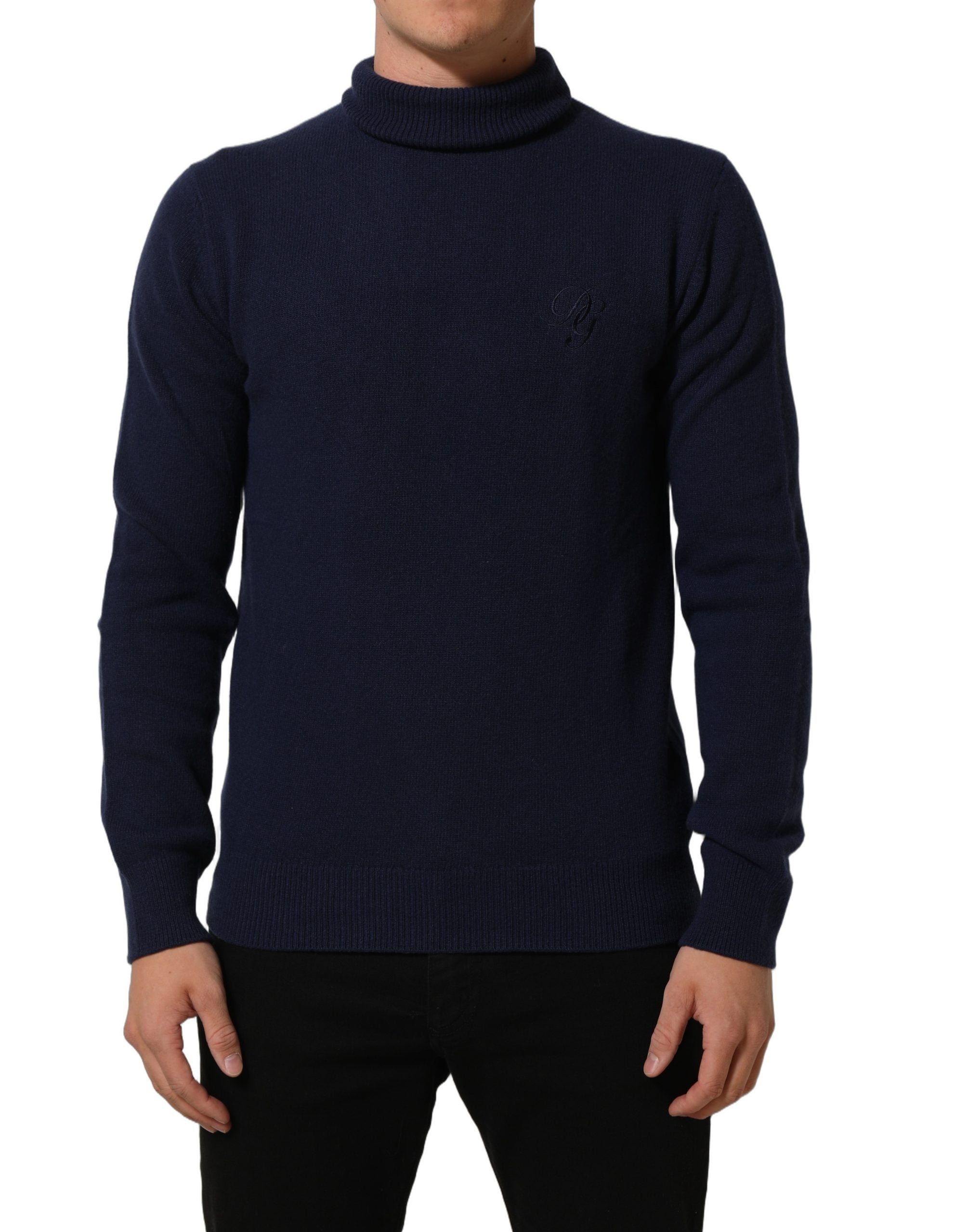 Pull en laine bleue Dolce & Gabbana à col roulé, style confortable et élégant, visible en gros plan.