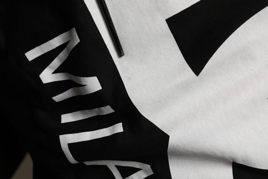Sweatshirt noir en coton Dolce & Gabbana avec logo imprimé, manches longues et style décontracté.