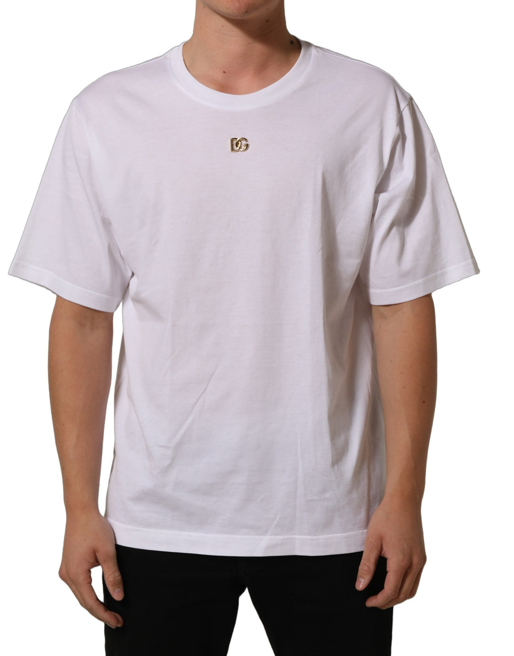 T-shirt blanc Dolce & Gabbana en métal avec logo DG à manches courtes, logo visible sur la poitrine.