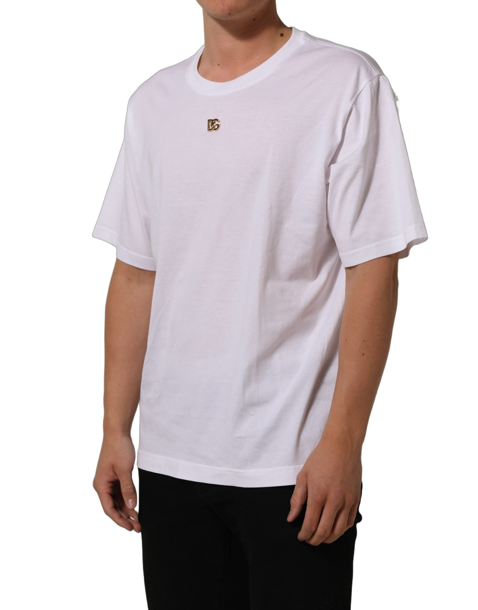 T-shirt blanc en métal avec logo DG de Dolce & Gabbana, manches courtes, design élégant et moderne.