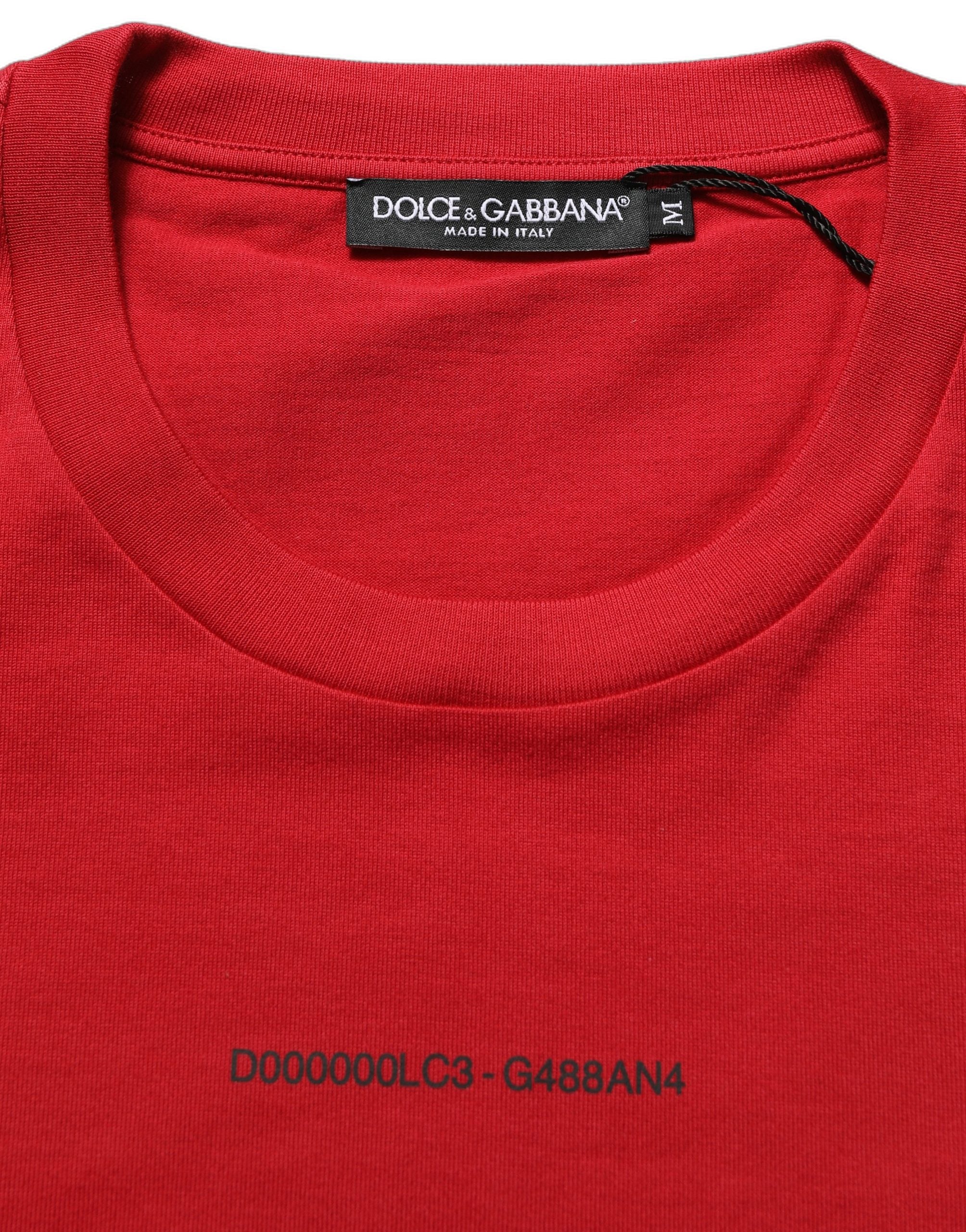 T-shirt à col rond en coton rouge avec imprimé graphique de Dolce & Gabbana, style décontracté et tendance.