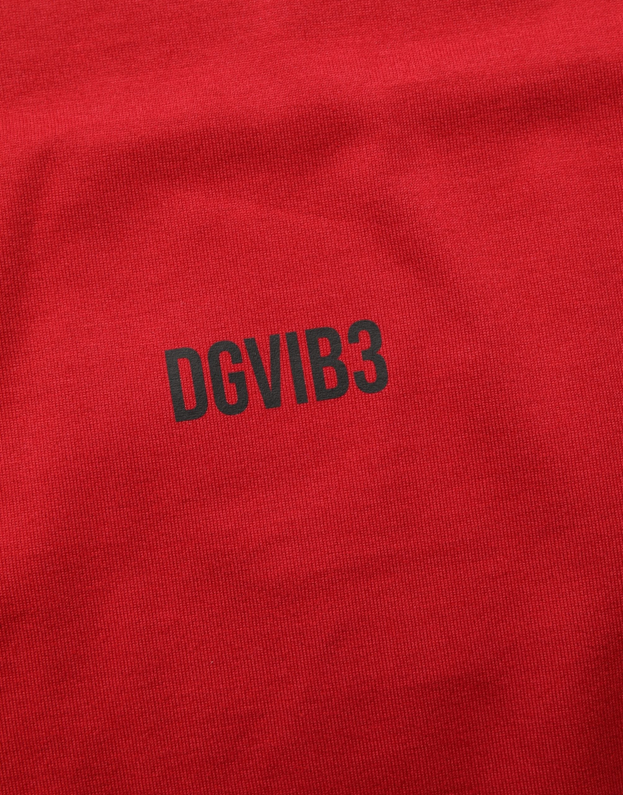 T-shirt à col rond en coton rouge avec imprimé graphique Dolce & Gabbana, style décontracté et moderne.