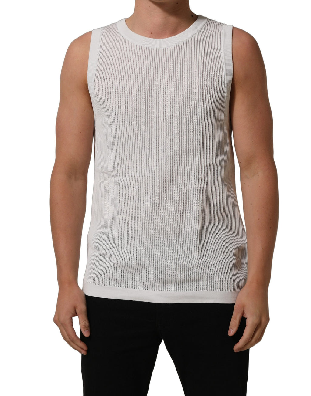 T-shirt sans manches en soie blanche Dolce & Gabbana avec col ras du cou, vue de face.
