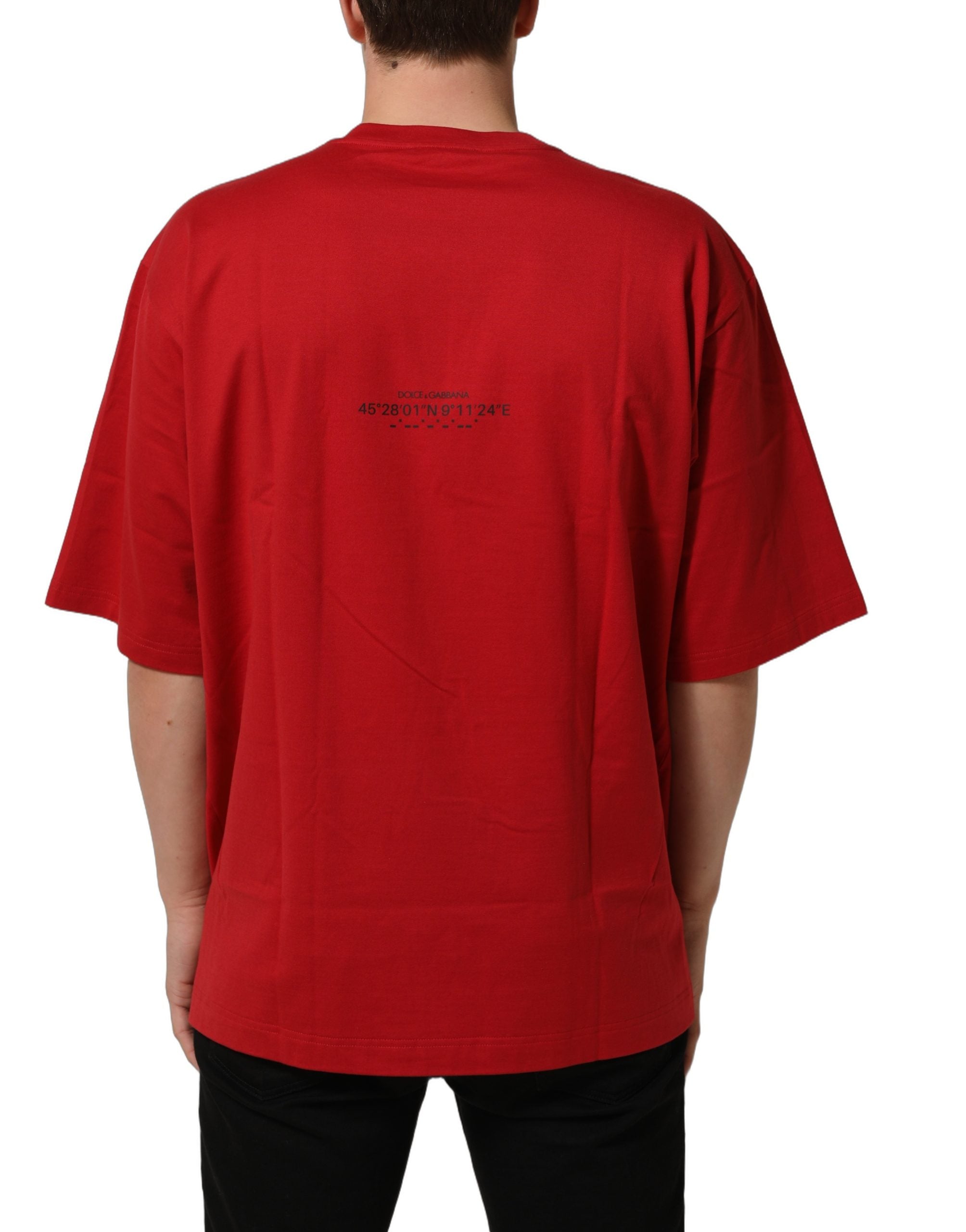 T-shirt à col rond en coton rouge avec imprimé graphique Dolce & Gabbana, style décontracté et moderne.