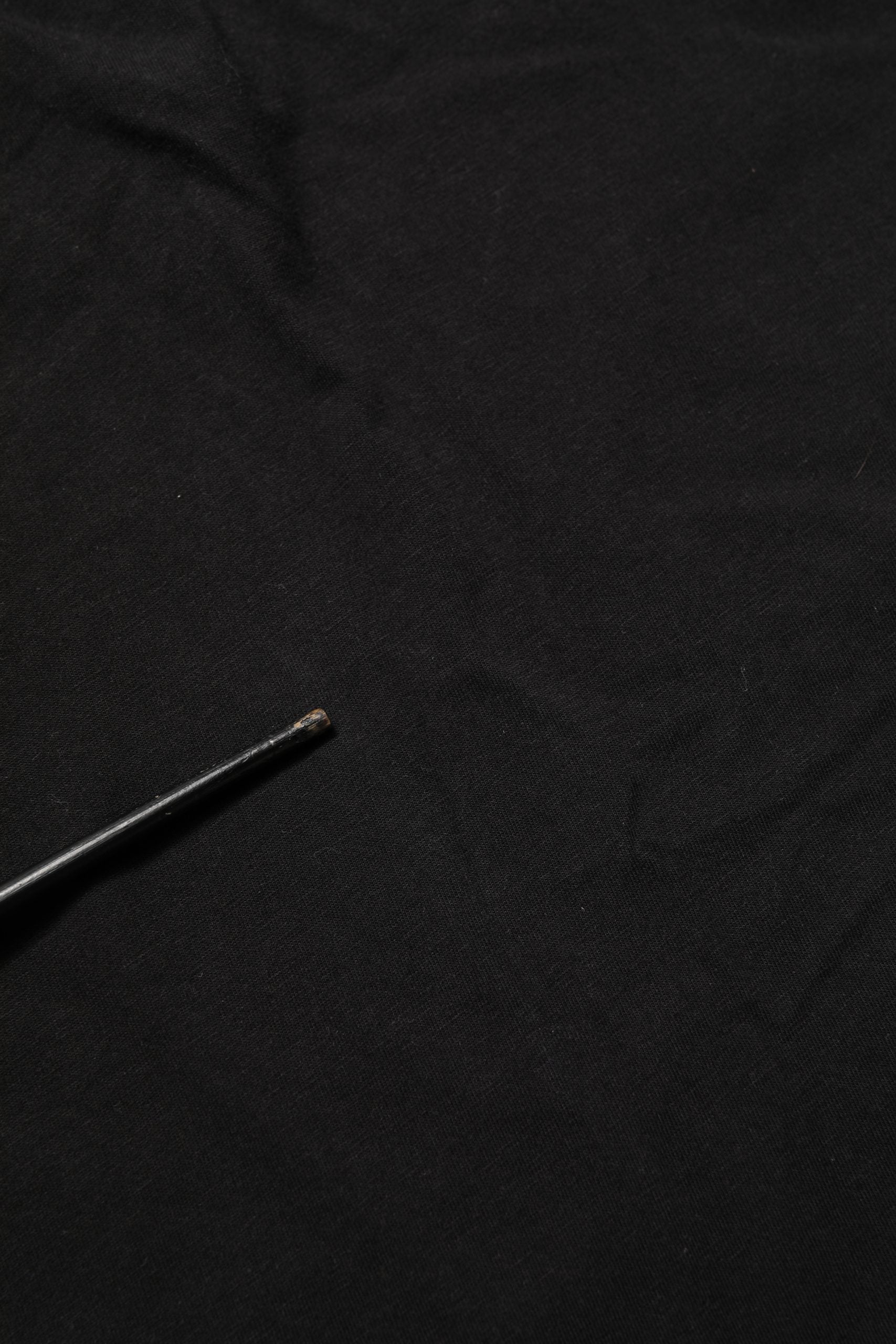 T-shirt à manches courtes en coton noir de Dolce & Gabbana, col rond, style décontracté et élégant.
