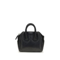 Sac à main Givenchy en cuir d'agneau noir Ovis Aries, avec détails élégants et finition de haute qualité.