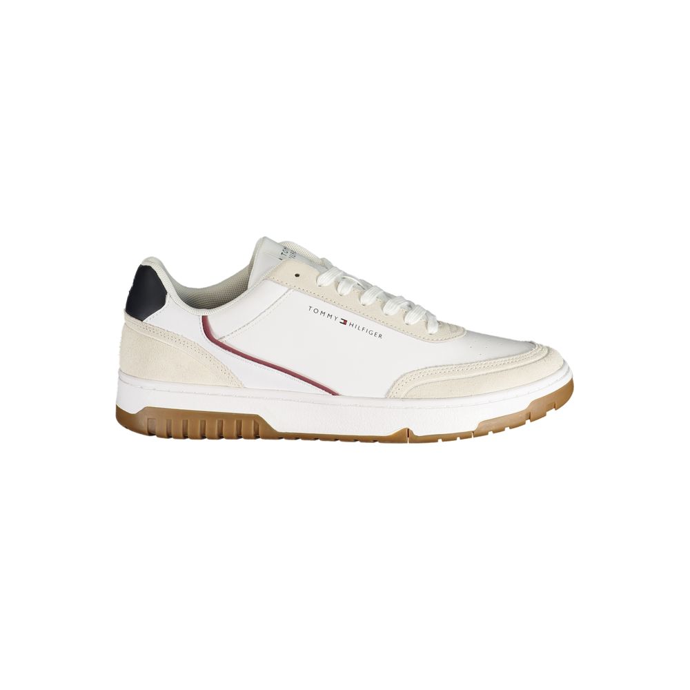 Sneaker homme Tommy Hilfiger en polyuréthane blanc, style décontracté avec semelle blanche et détails modernes.