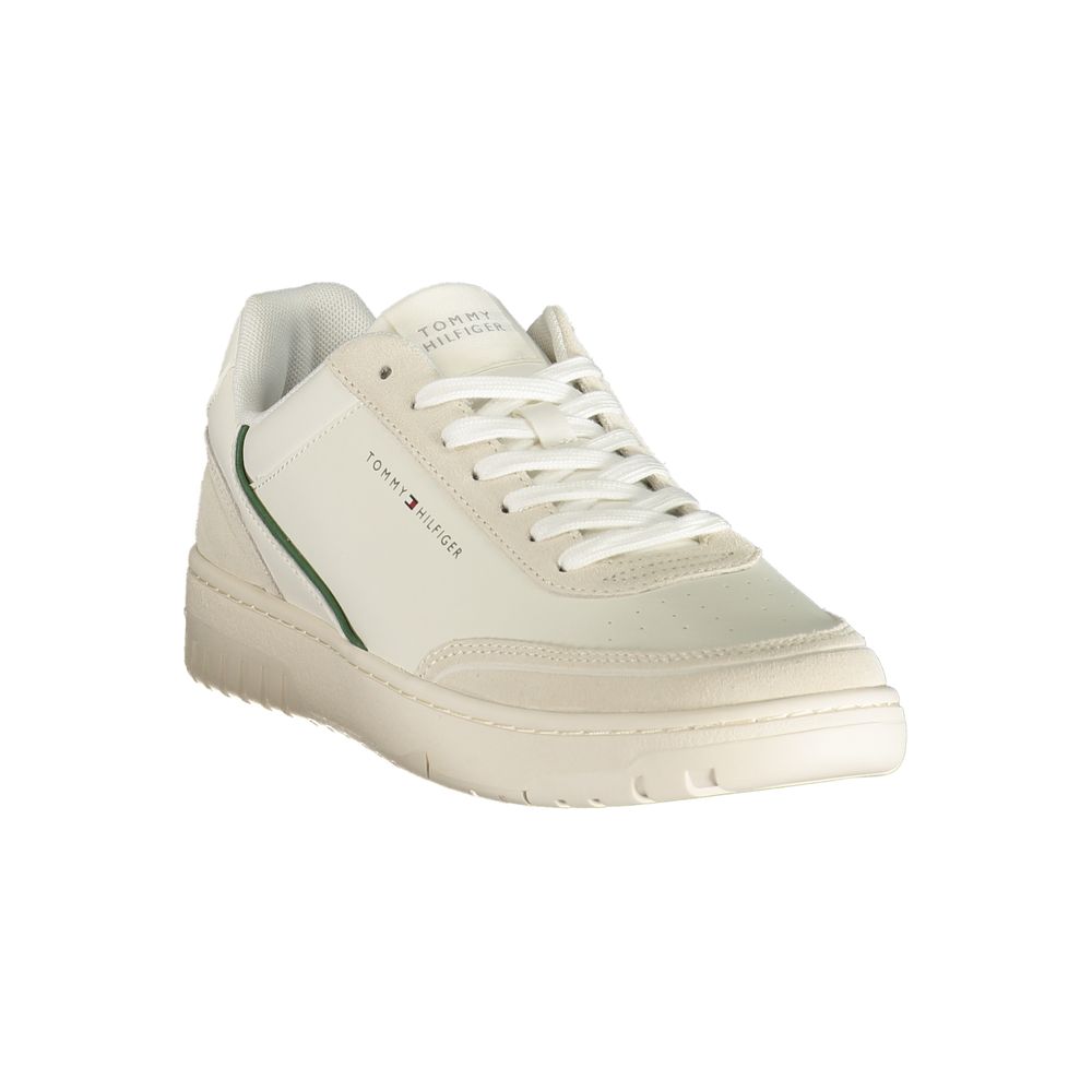 Chaussure sneaker homme Tommy Hilfiger en polyuréthane blanc, style décontracté avec semelle blanche et design moderne.