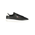 Sneakers noires pour hommes Tommy Hilfiger en polyuréthane, design moderne avec semelle blanche et détails élégants.