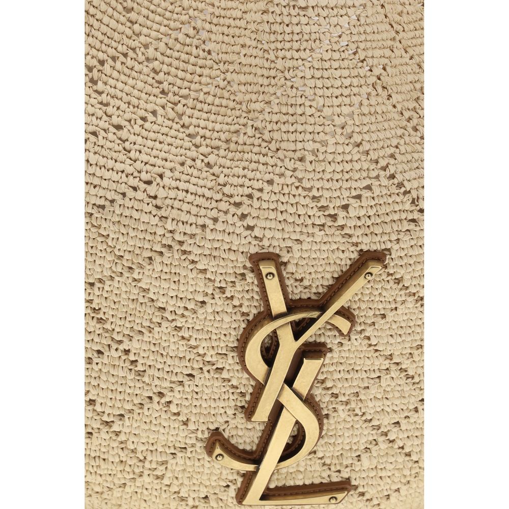 Sac à main Saint Laurent beige en raphia avec bandoulière, détails élégants et finition raffinée pour un style chic et sophistiqué.