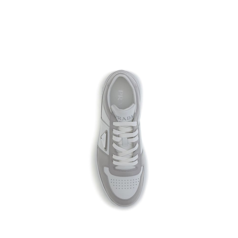 Chaussures basses Prada Bos Taurus en cuir de veau multicolore, sneakers élégants et modernes pour hommes.