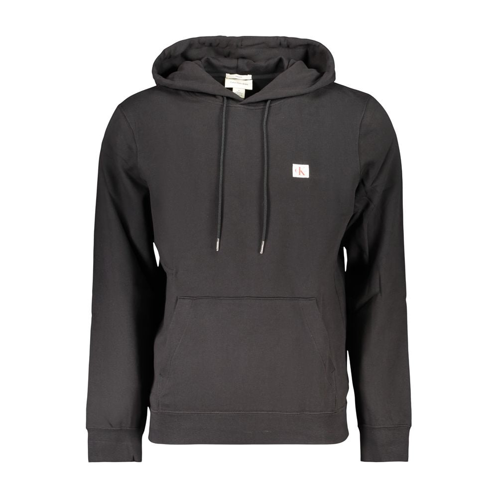 Sweat à capuche homme en coton noir de Calvin Klein, style décontracté et confort, visible avec logo discret sur la poitrine.