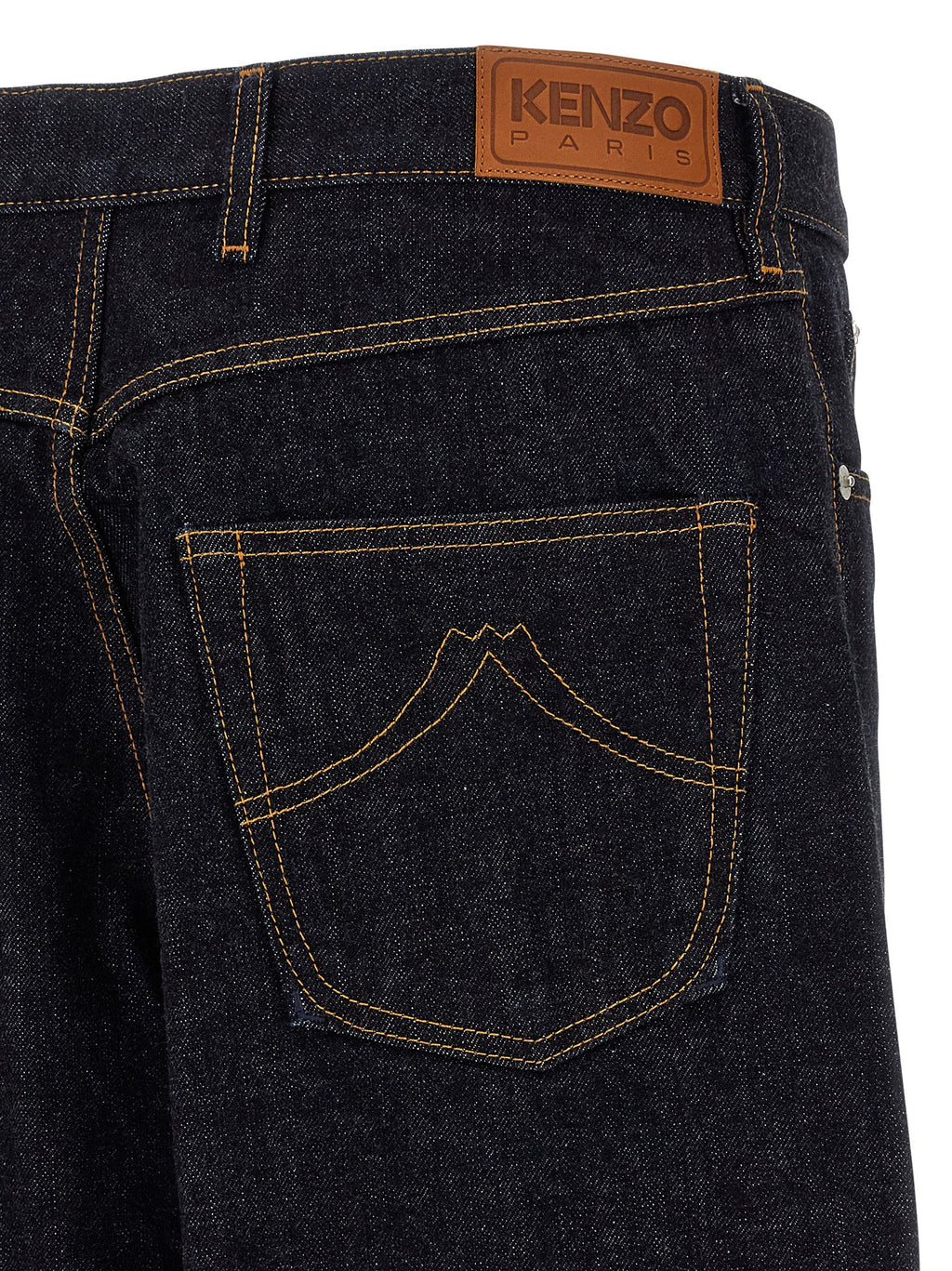 Jeans droits en coton bleu de marque Kenzo, vue détaillée du pantalon avec ceinture et poches.