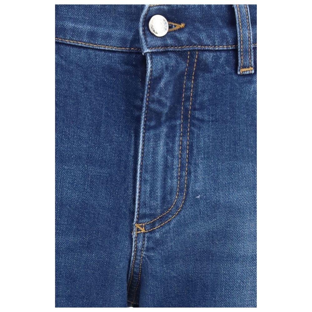 Jeans slim en coton bleu Dolce & Gabbana, coupe ajustée, détails modernes, porté sur un mannequin.