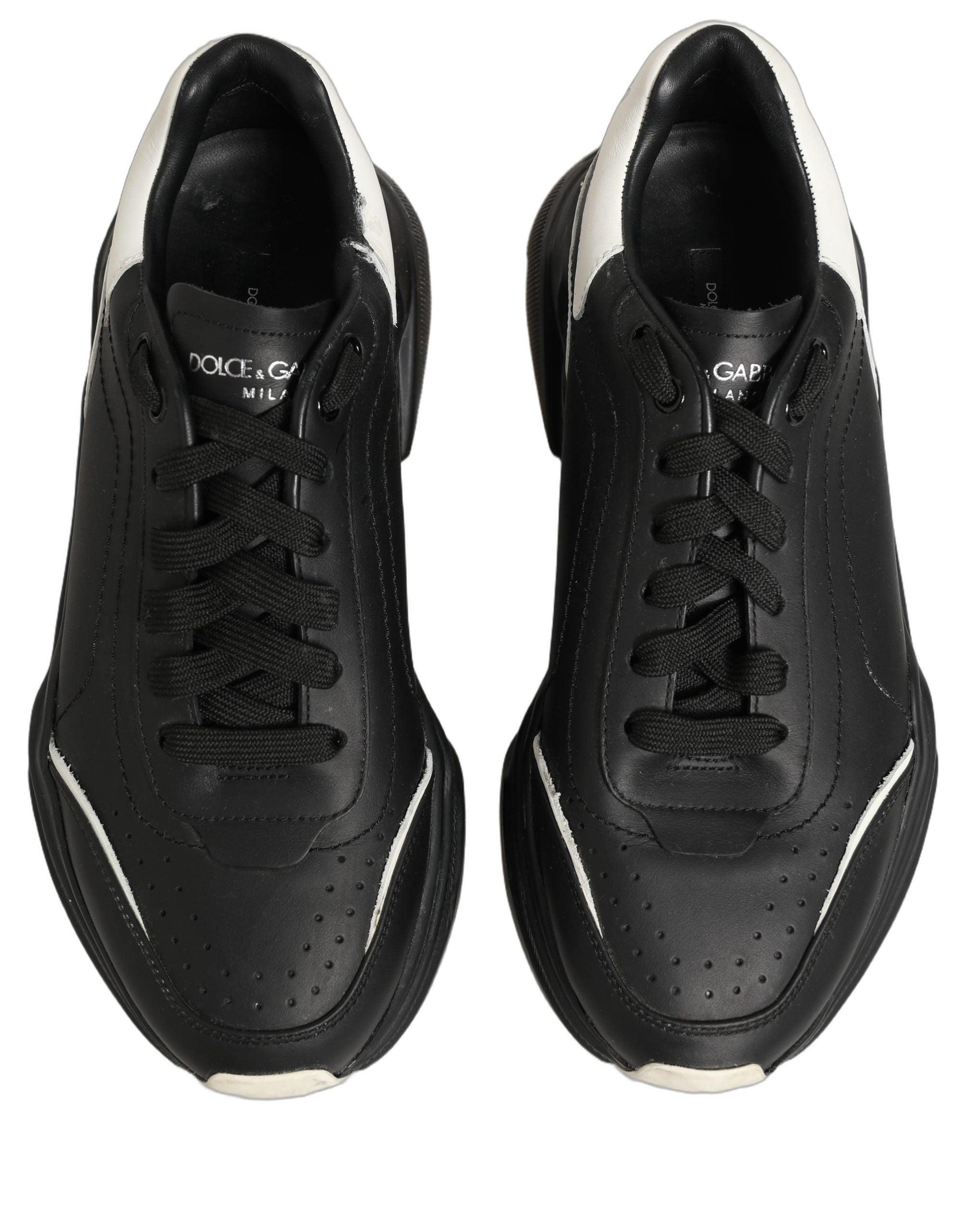 Chaussures basses Dolce & Gabbana Daymaster noires et blanches, sneakers pour homme avec design élégant.