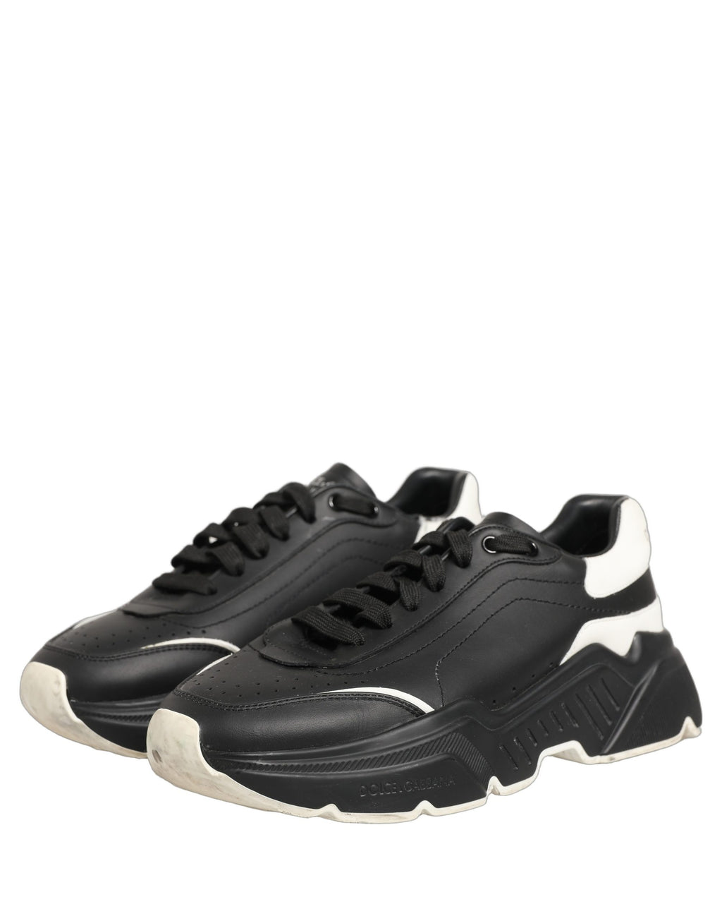 Chaussures basses Dolce & Gabbana Daymaster en noir et blanc, baskets sportives pour homme, vue de face.