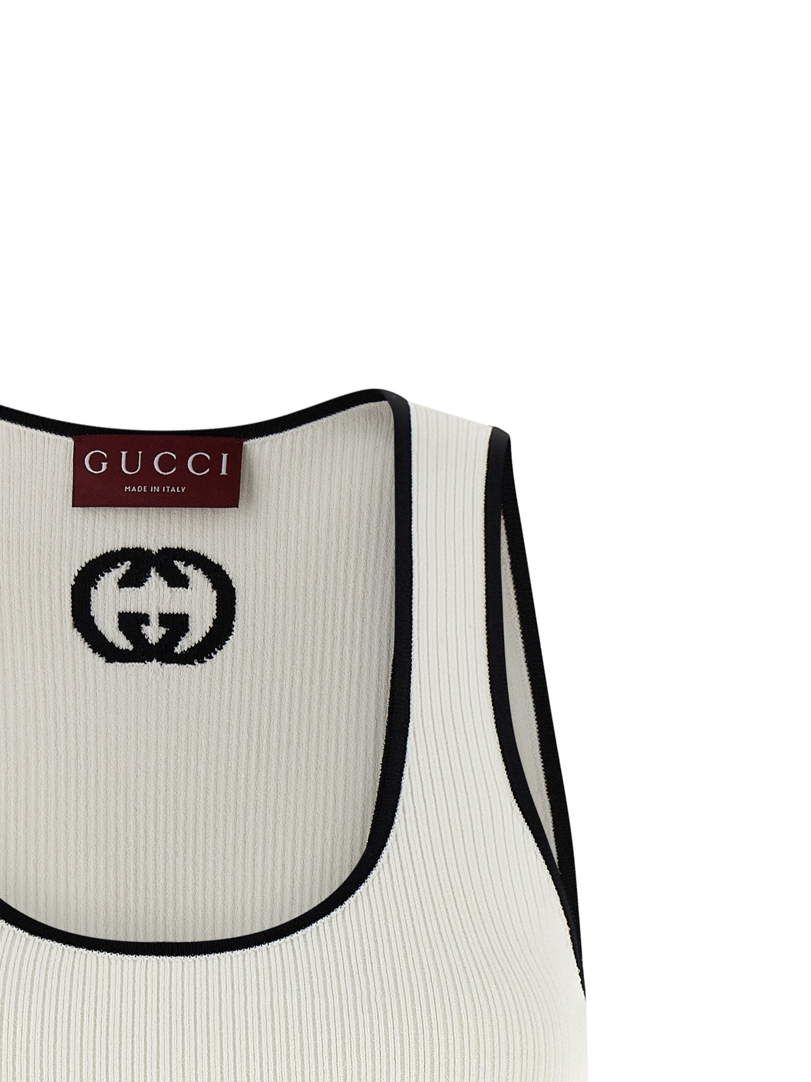 T-shirt sans manches bicolore en viscose de Gucci, coupe élégante et tissu fluide visible sur le mannequin.