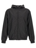 Veste Gucci en polyamide noire, coupe moderne avec fermeture éclair et col haut, vue de face.