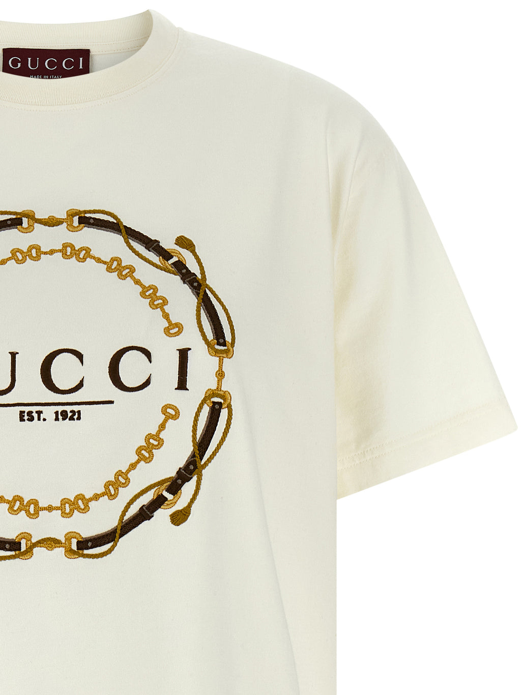 T-shirt en tissu blanc Gucci pour homme, coupe classique avec logo Gucci visible sur la poitrine.