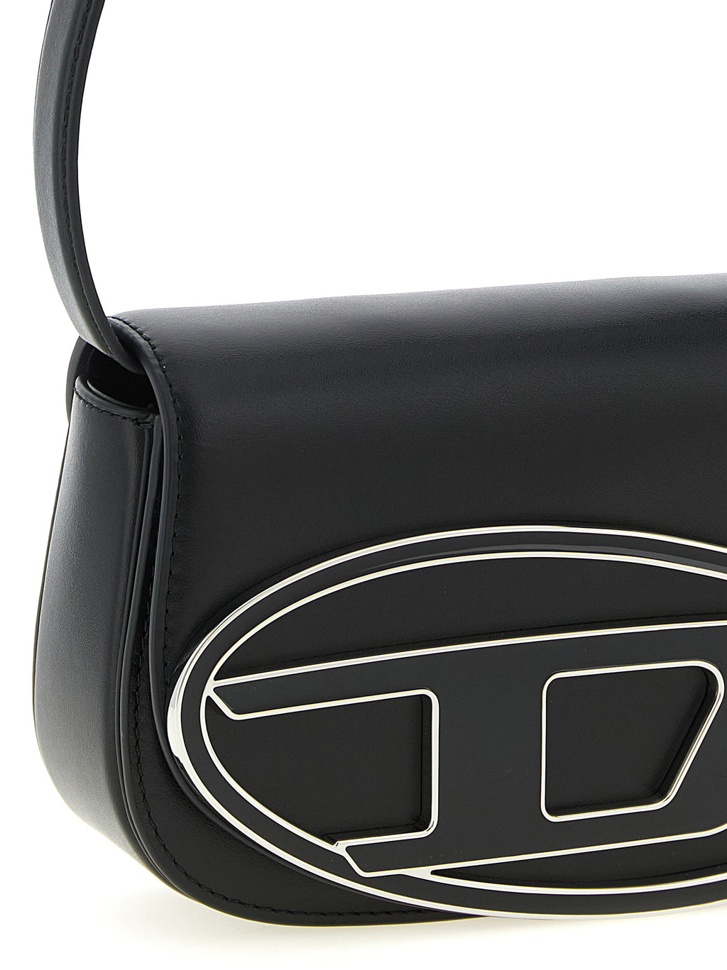 Sac à épaule en cuir noir Diesel Black Cowhide avec détails élégants et bandoulière ajustable.