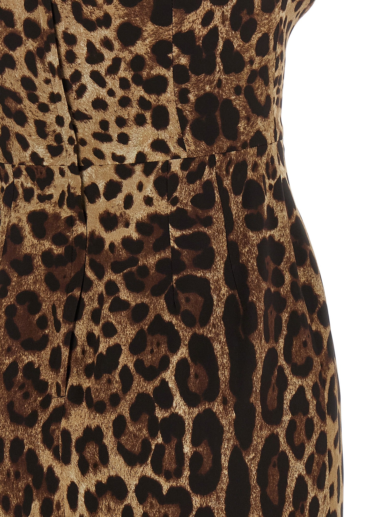 Robe midi en soie marron Dolce & Gabbana, élégante et fluide, avec détails sophistiqués, vue en gros plan.