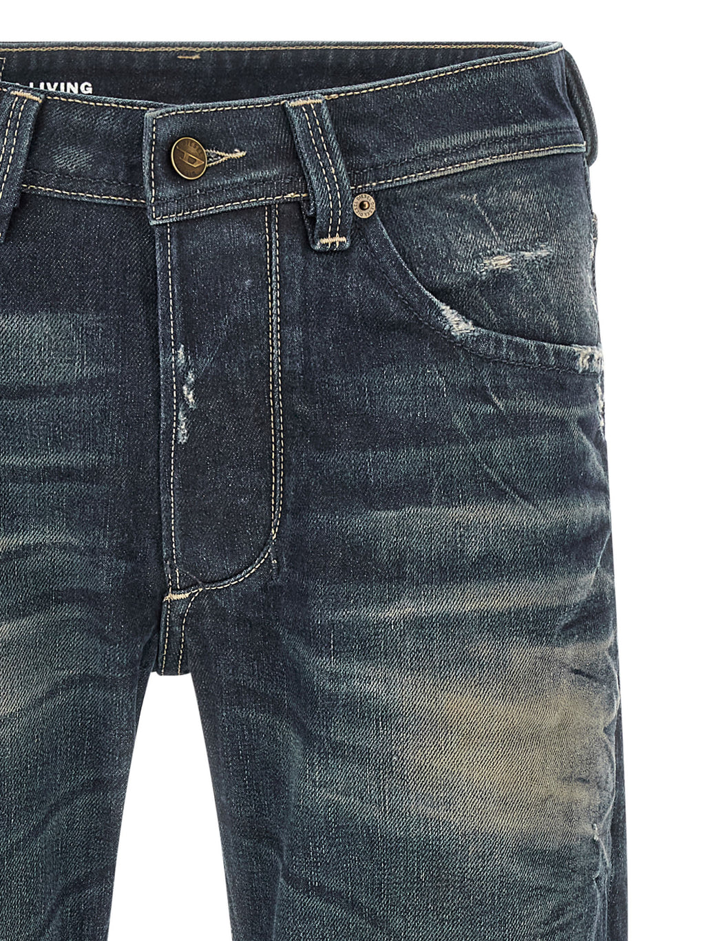 Jeans Diesel en coton bleu à coupe droite, vue de face, détails de la taille et des poches visibles.