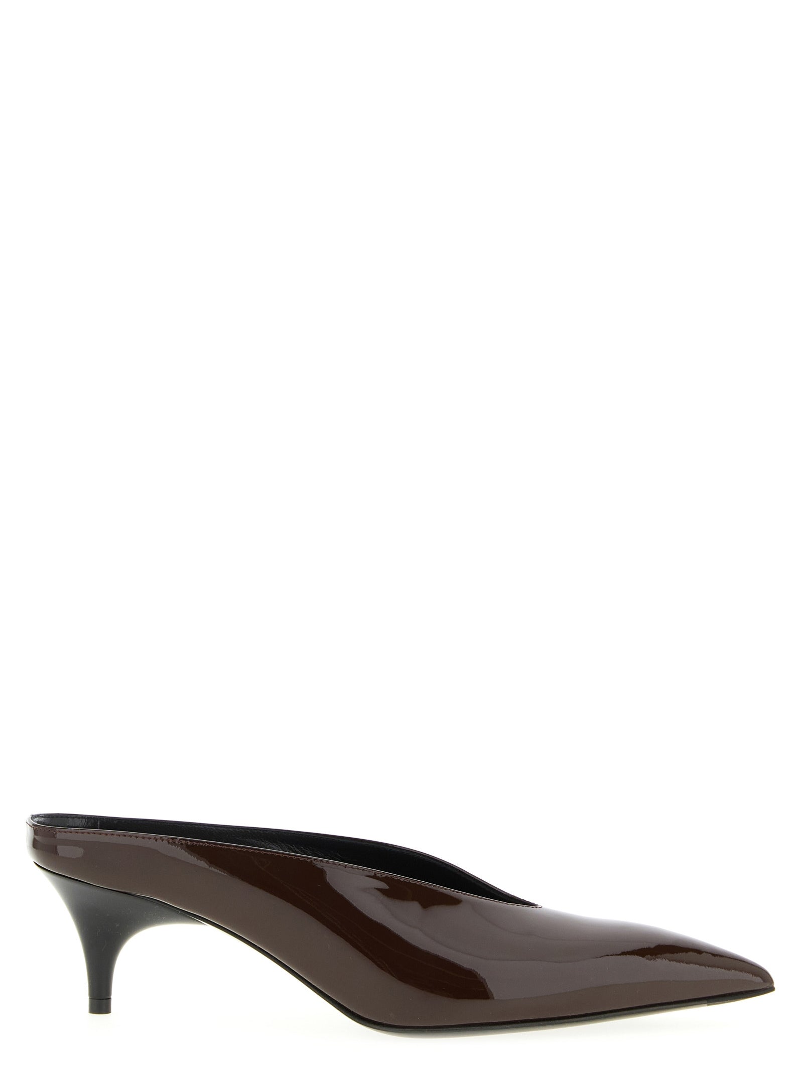 Escarpins Gucci en cuir de veau bordeaux à talon moyen, élégants et sophistiqués, pour femme.