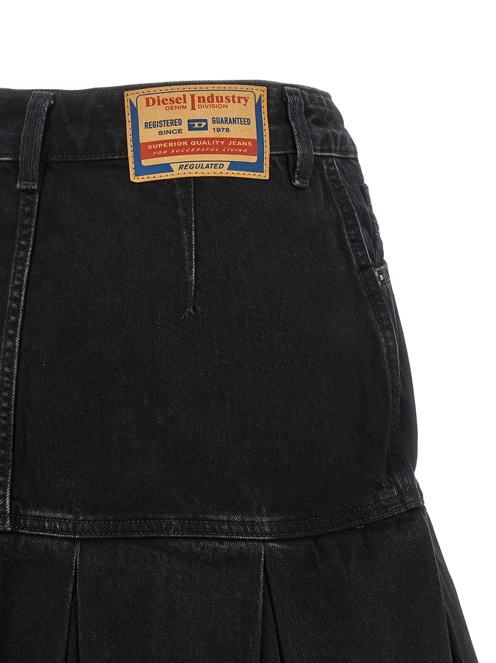 Jupe longue en coton bleu de Diesel, vêtement féminin avec coupe fluide et style décontracté.