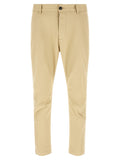 Pantalon cargo beige en coton de la marque Dsquared², coupe décontractée et détails pratiques visibles sur l'image.