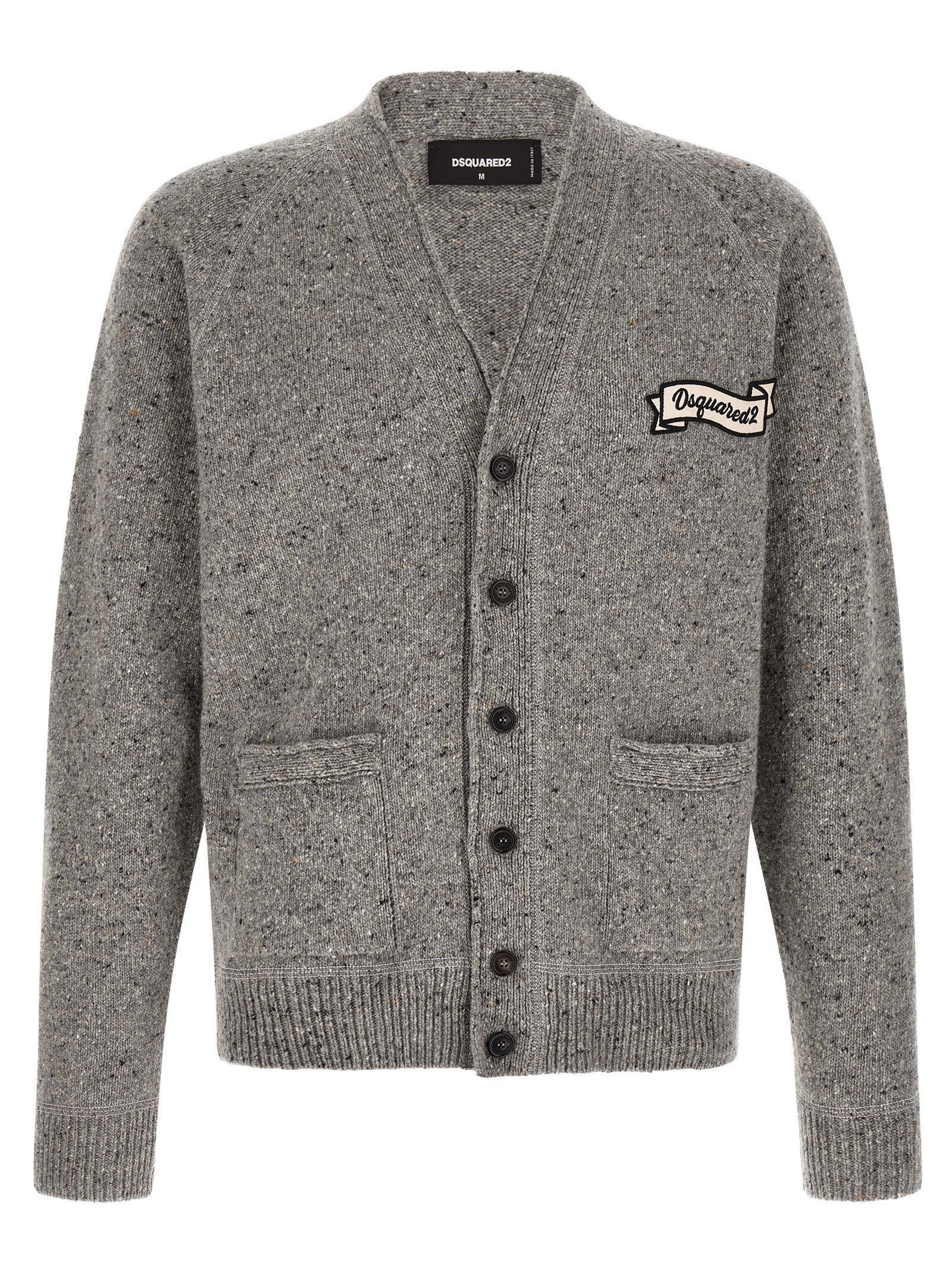 Cardigan en laine grise Dsquared² porté par un mannequin, détails de couture visibles, style décontracté et élégant.
