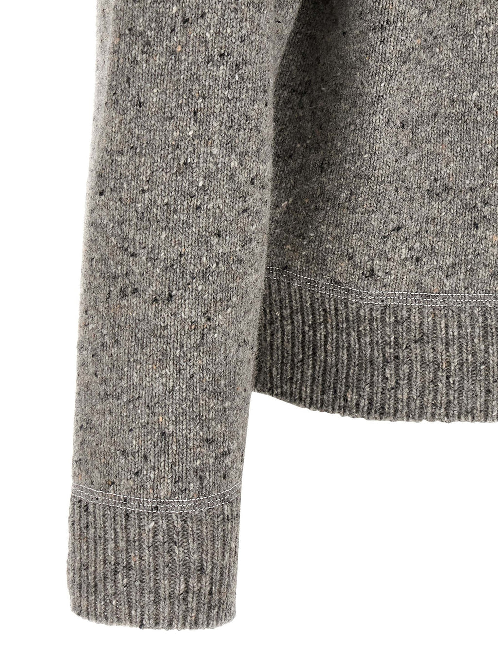 Cardigan en laine gris de la marque Dsquared², à manches longues et col rond, porté sur un mannequin.
