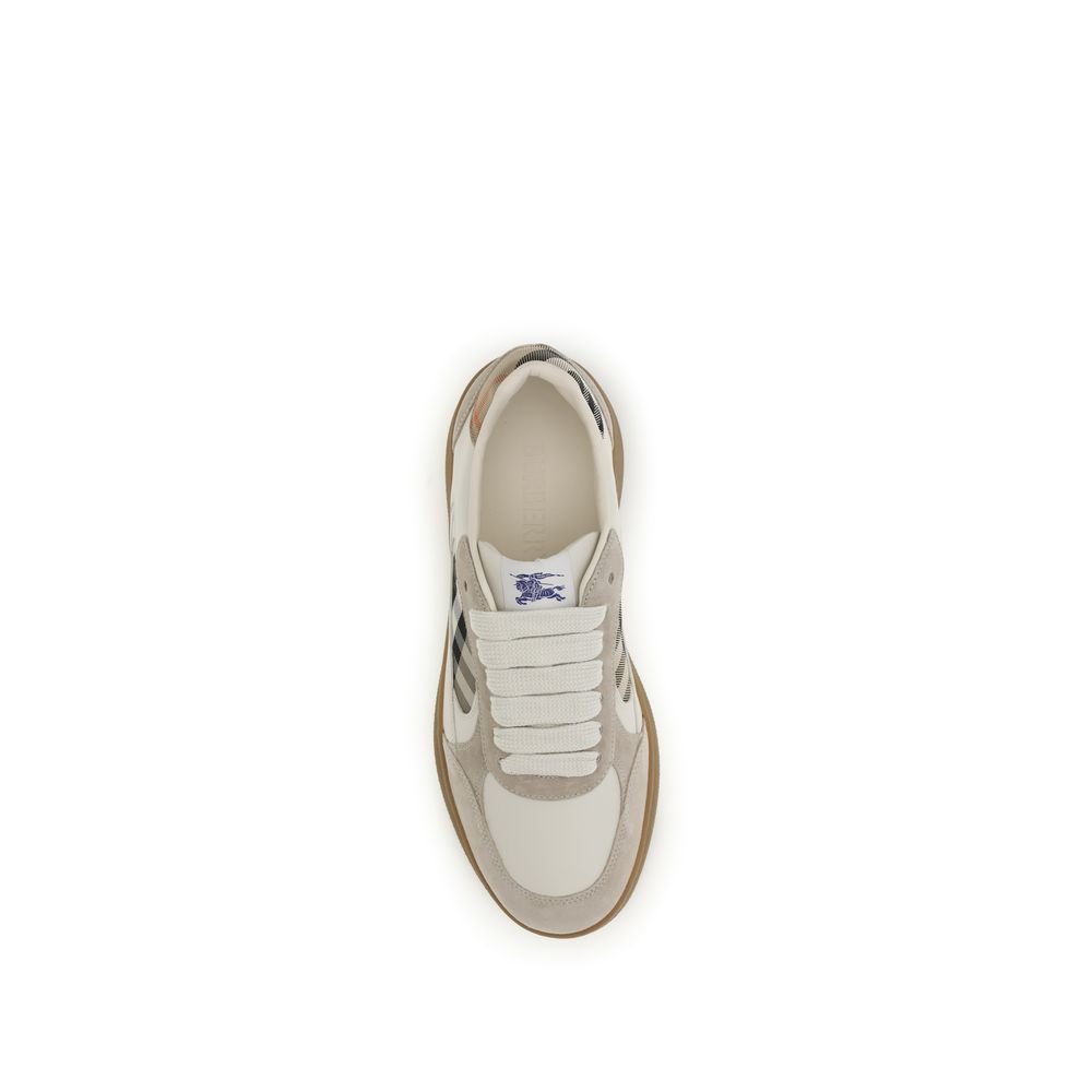 Chaussures basses en cuir beige Bos Taurus de Burberry, sneakers décontractés pour homme, vue de face.