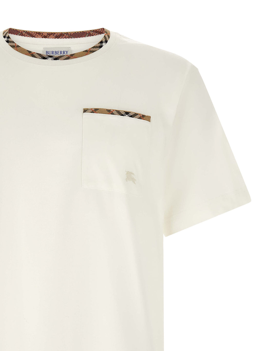 T-shirt blanc en coton de la marque Burberry, coupe classique avec logo discret visible sur le devant.
