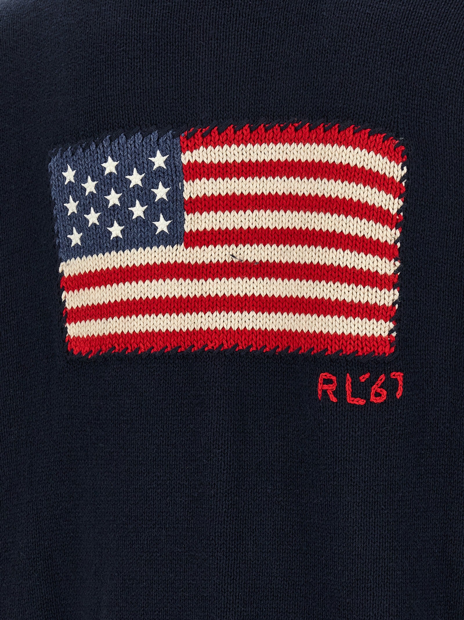 Cardigan en coton bleu Polo Ralph Lauren porté par un mannequin, détails du col et des boutons visibles.