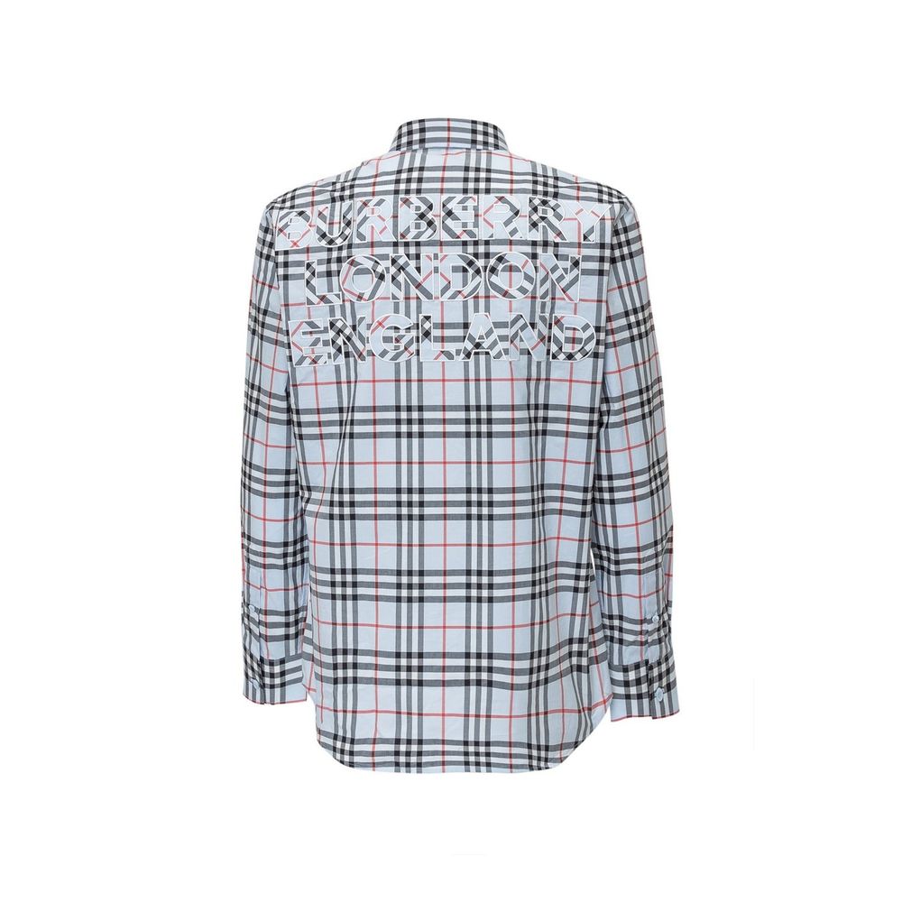 Chemise bleue en coton Burberry pour homme, coupe classique avec col et boutons visibles.