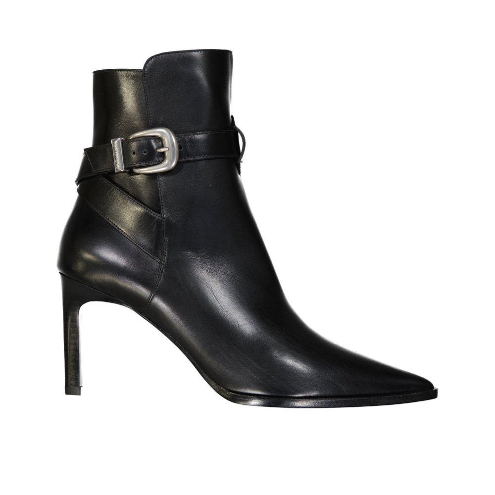 Bottes à talons hauts en cuir de veau noir de Celine, élégantes et sophistiquées, visibles en gros plan.