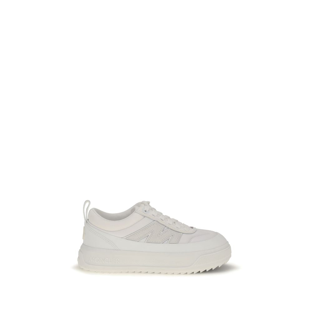 Chaussures de sport Moncler en polyamide blanc, baskets athlétiques légères et modernes, vue de face.