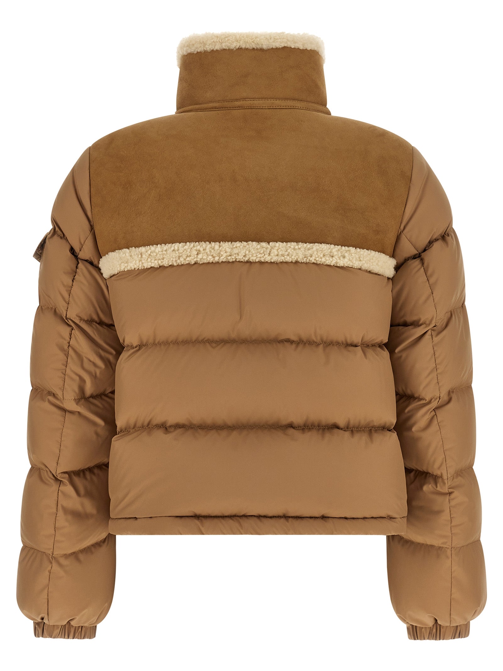 Veste longue en polyester beige de Moncler, élégante et chaude, avec capuche et fermeture éclair visible.