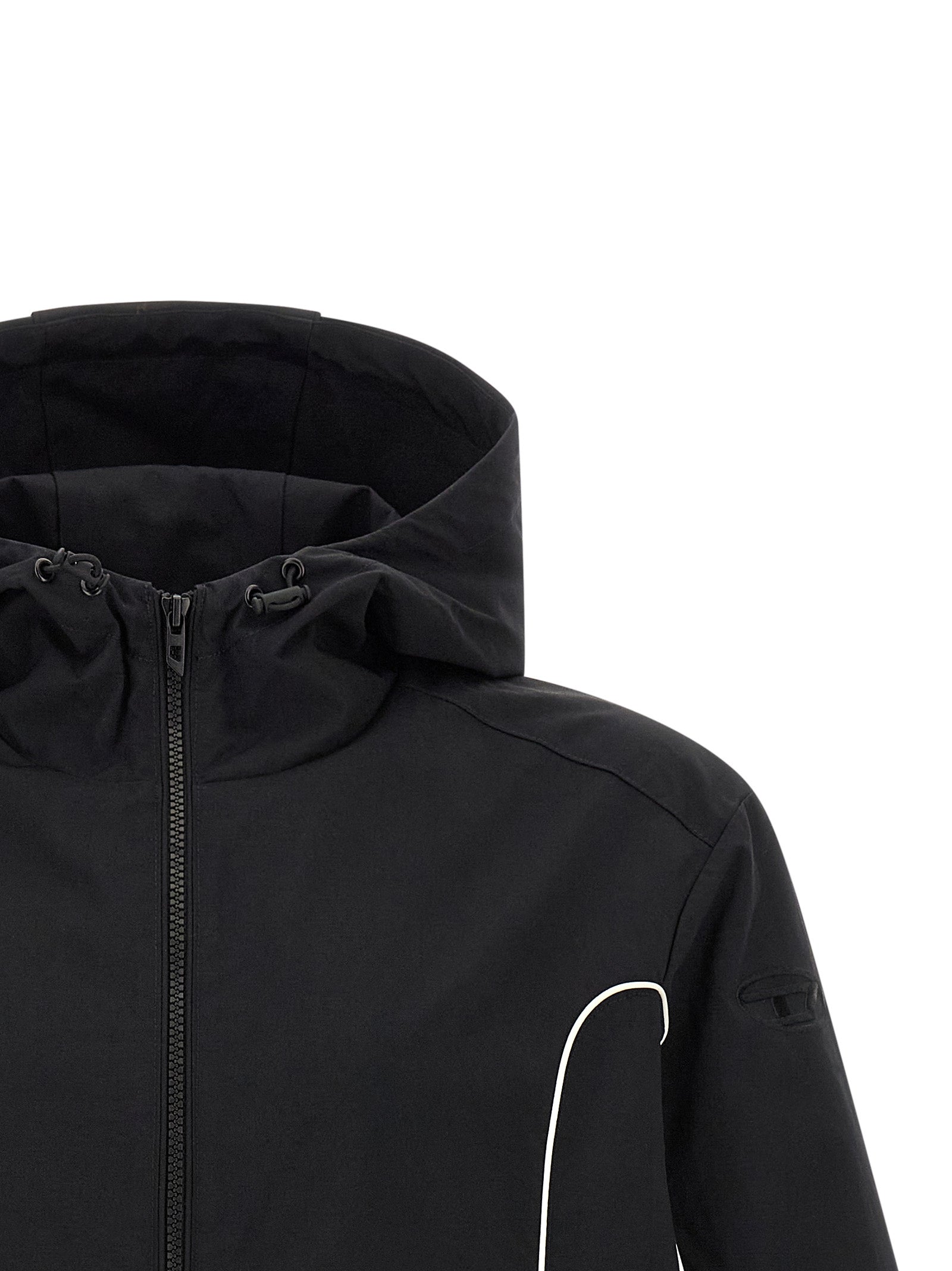Veste Diesel en polyamide noire avec capuche, fermeture éclair et poches latérales, style extérieur moderne et résistant.