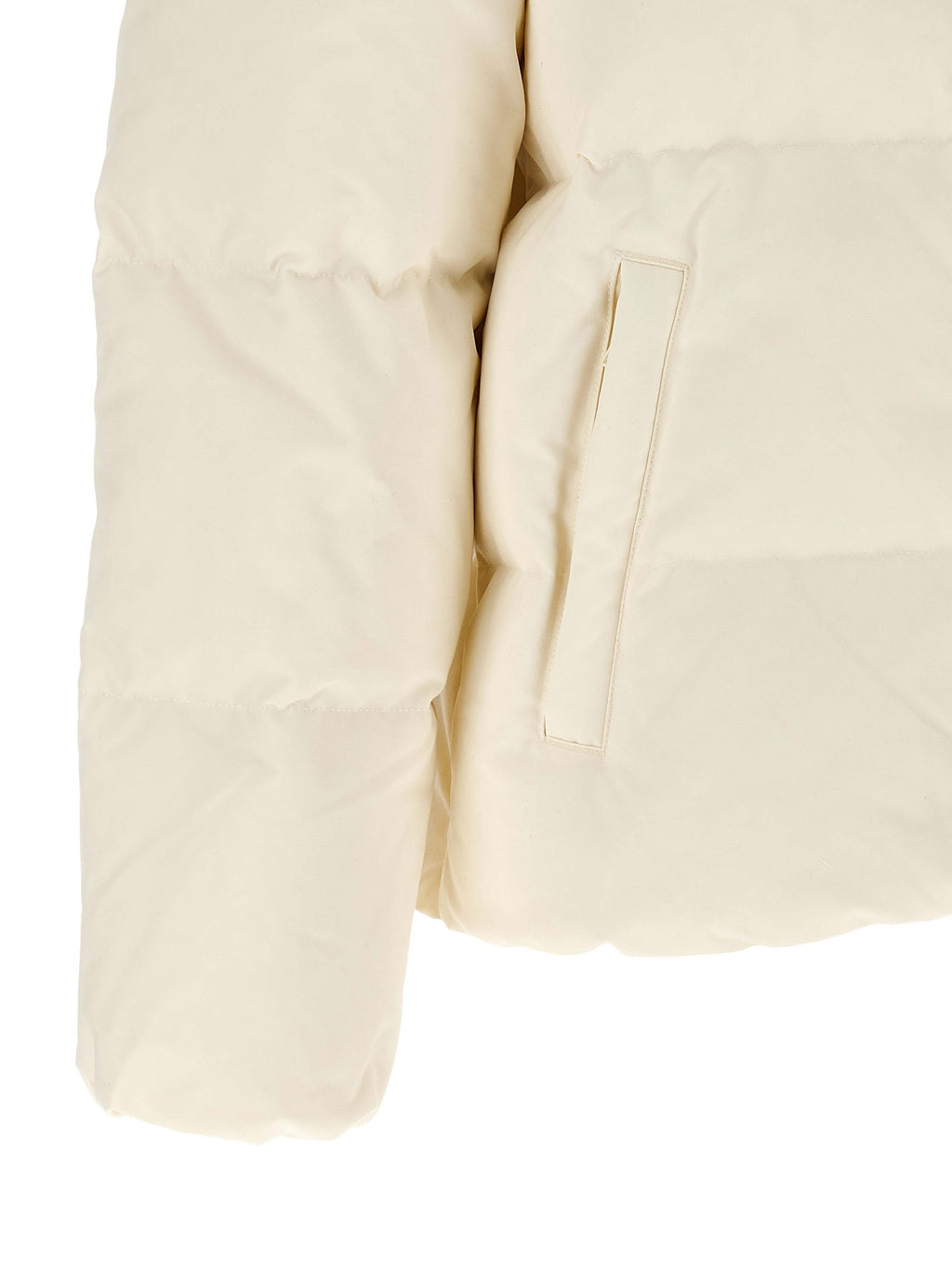 Veste longue en polyester blanche de Polo Ralph Lauren, coupe classique, avec col et fermeture éclair visible.