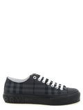Chaussures basses en polyamides gris de Burberry, baskets décontractées avec détails élégants et logo visible.