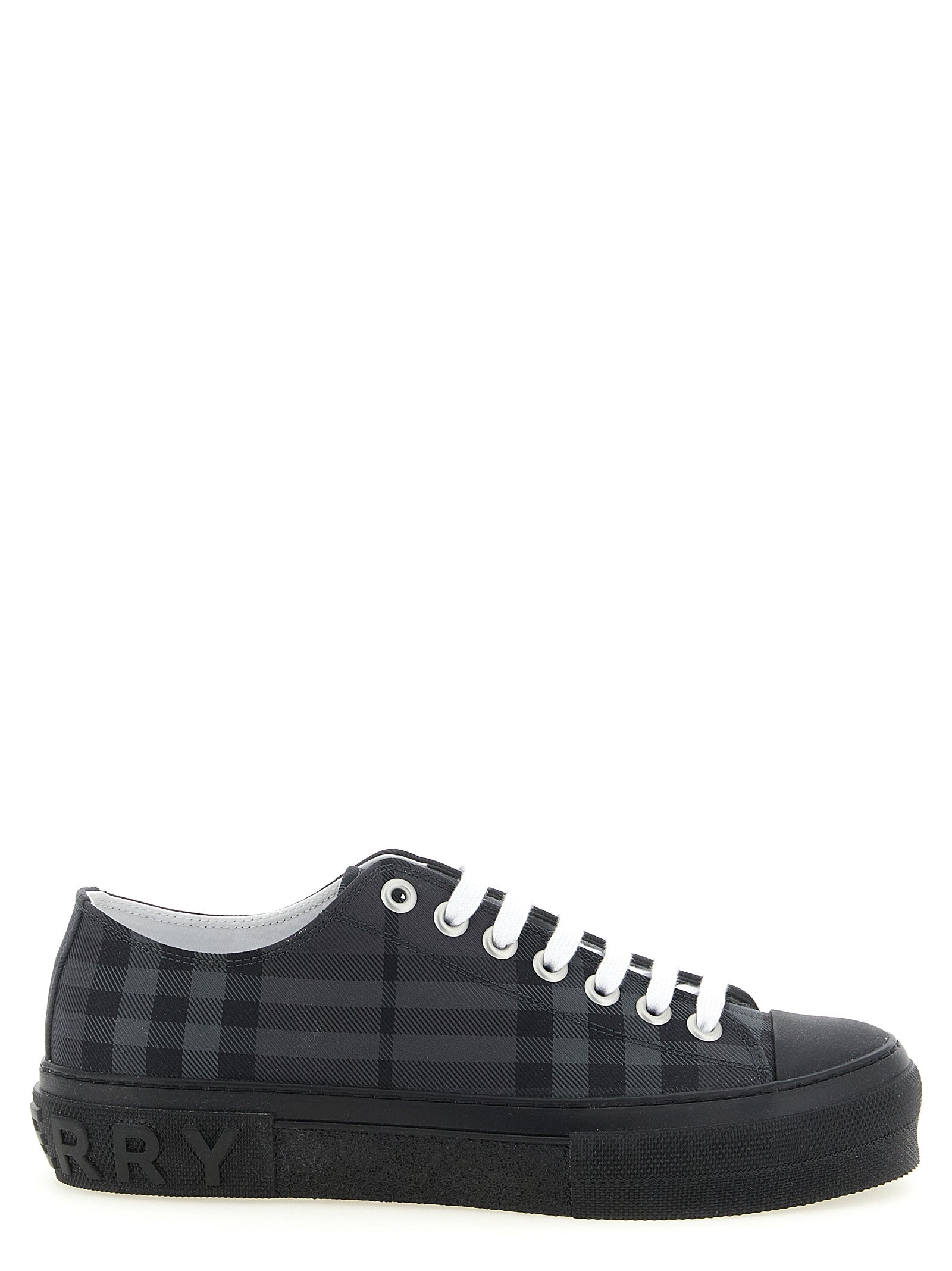 Chaussures basses en polyamides gris de Burberry, baskets décontractées avec détails élégants et logo visible.