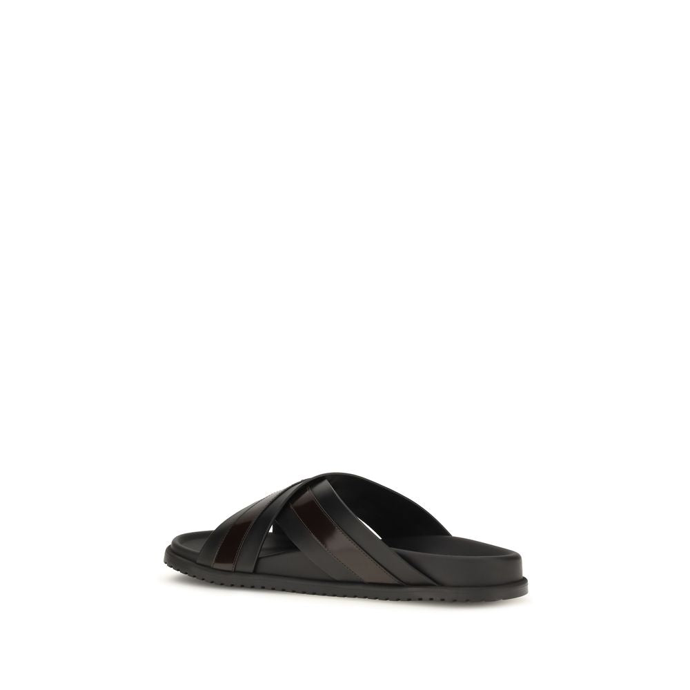 Sandales Bos Taurus en cuir de veau noir de Dolce & Gabbana, style élégant et sophistiqué, vue de face.