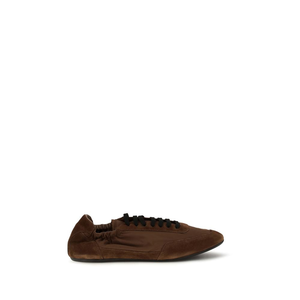 Chaussures de sport Prada en caoutchouc marron, baskets athlétiques élégantes et confortables, vues de face.