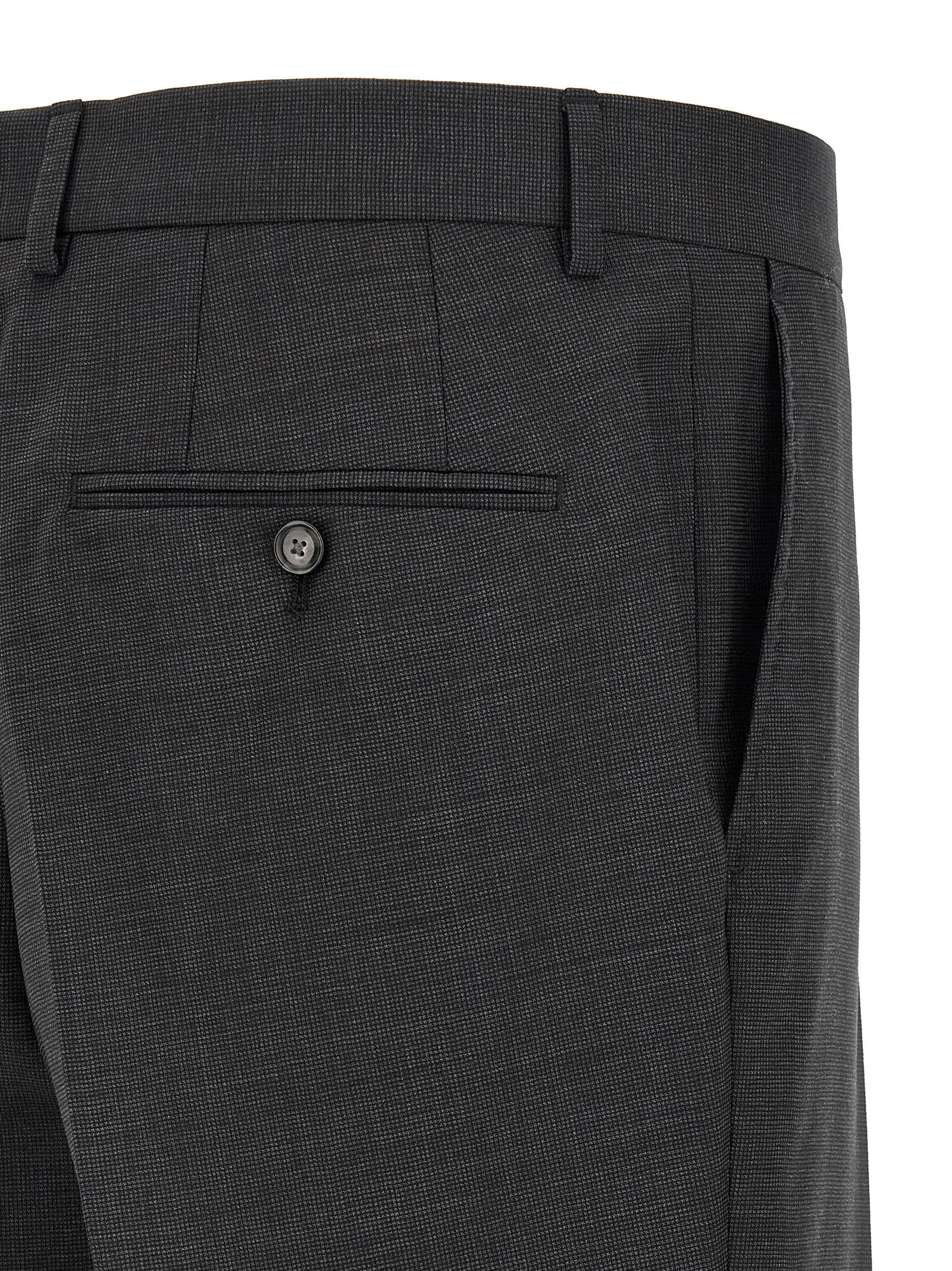 Costume deux pièces en laine vierge gris de Hugo Boss, veste et pantalon élégants pour homme.