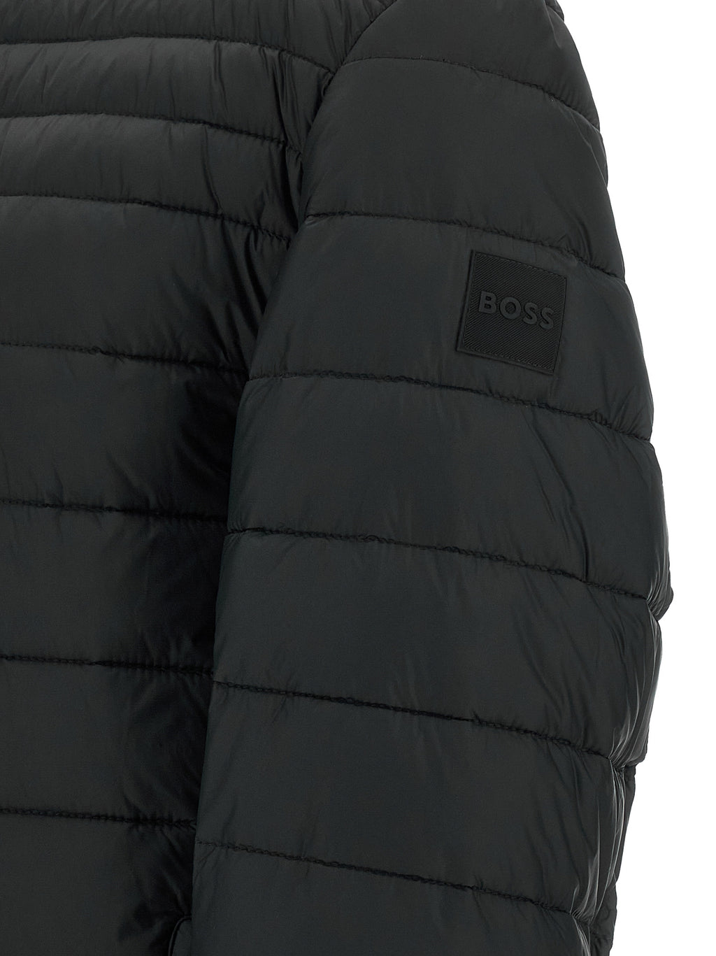 Veste longue Hugo Boss en polyamide recyclé noir, coupe élégante, détails modernes, tissu durable et respectueux de l’environnement.