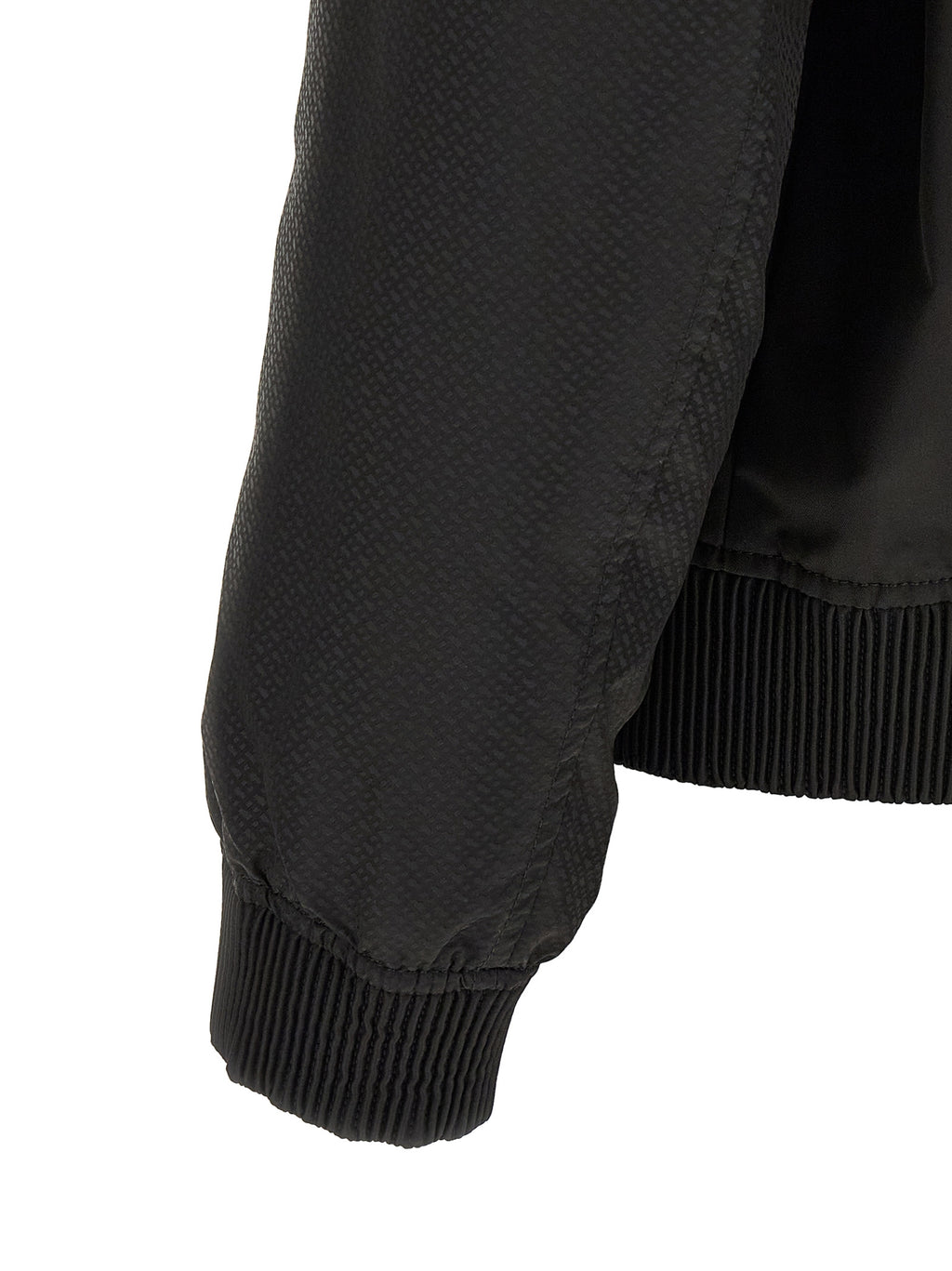 Veste bomber noire en polyester de Hugo Boss, coupe moderne avec col ras du cou et poches latérales.